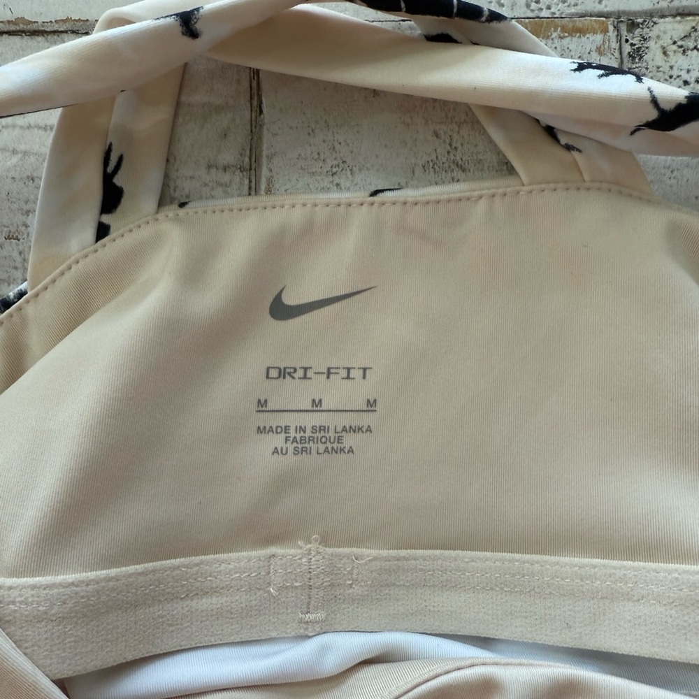 Nike Women’s Resort Cropped Sunburst Training Tank - Picture 10 of 10